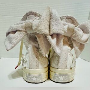 Converse Women's White High-Top Sneakers with Bows women’s size 8.5